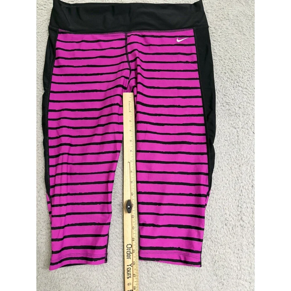 Nike Athletic Fit Capri Length Leggings Magenta and Black Size XL
